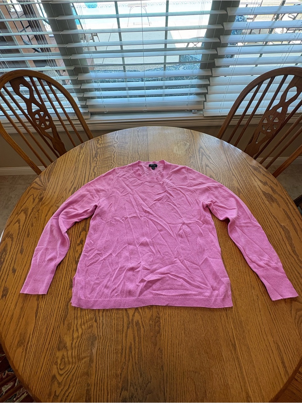 J.Crew Barbie Pink Cashmere Crewneck Sweater Size L Hole in cuff